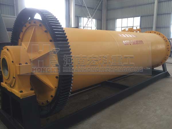 保加利亞1.2&times;4.5m球磨機設(shè)備發(fā)貨現(xiàn)場